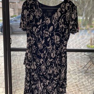 Y womens Connected black floral short sleeve stretch layered dress size 10